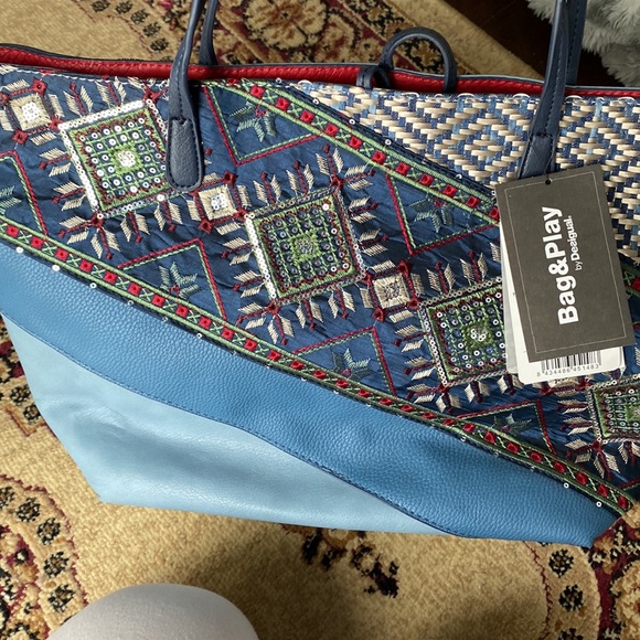 BNWT Desigual exotic capri bag and clutch - Picture 9 of 17